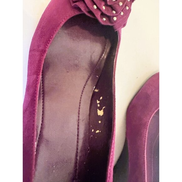 Burgundy suede wedge pumps by BCBG Generation, Embellished Flower, Size 7 - Picture 9 of 11